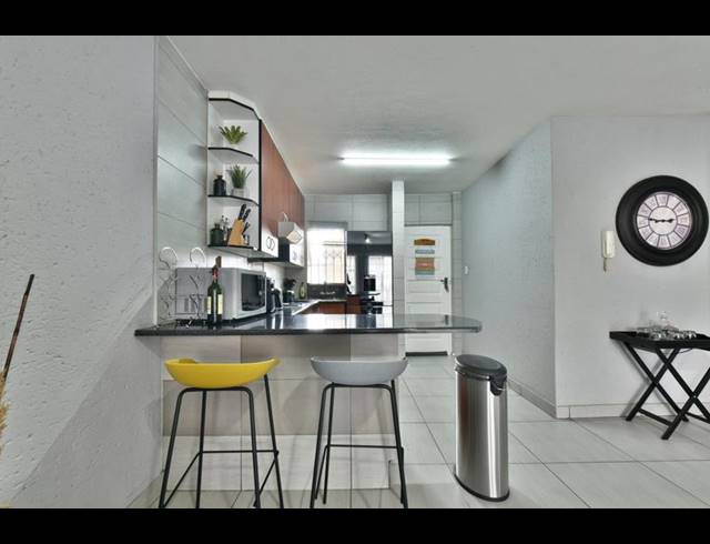 2 BEDROOM APARTMENT FOR SALE IN BRACKENDOWNS